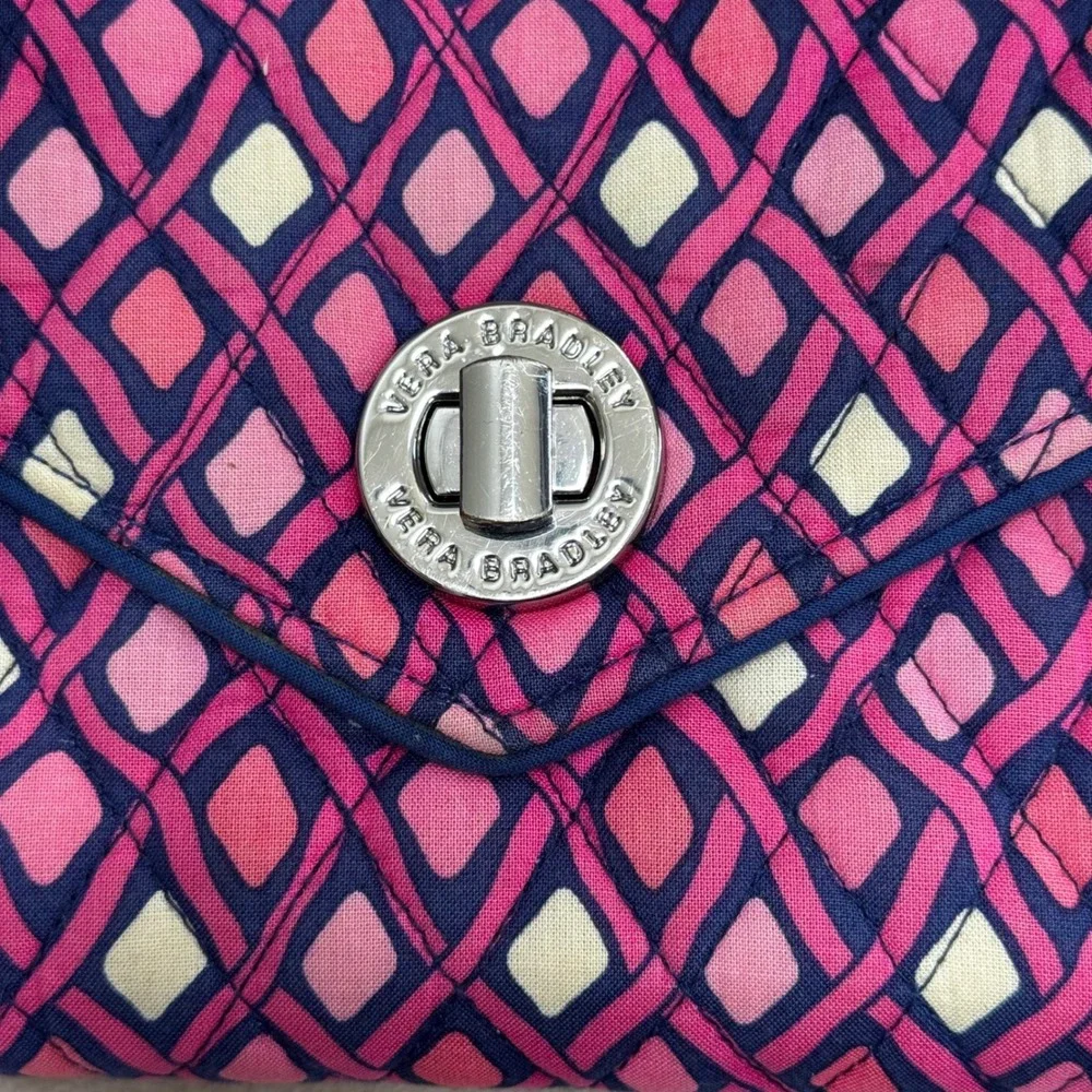 Vera Bradley Canterberry Magenta‎ Quilted Turnlock Wristlet Wallet Pink Navy
